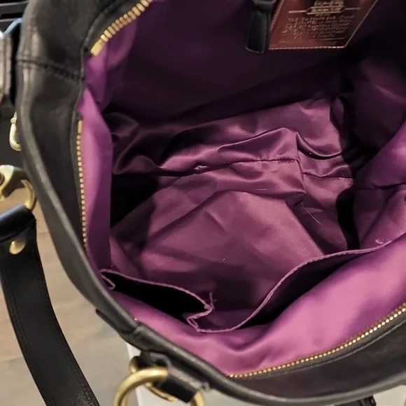 Coach black shoulder bag with purple interior K0869 - Picture 3 of 3